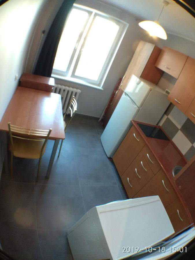 Homestay 2120 Przyjazni 4 - Tanie - Samodzielne Zameldowanie - Self Check In Poznan