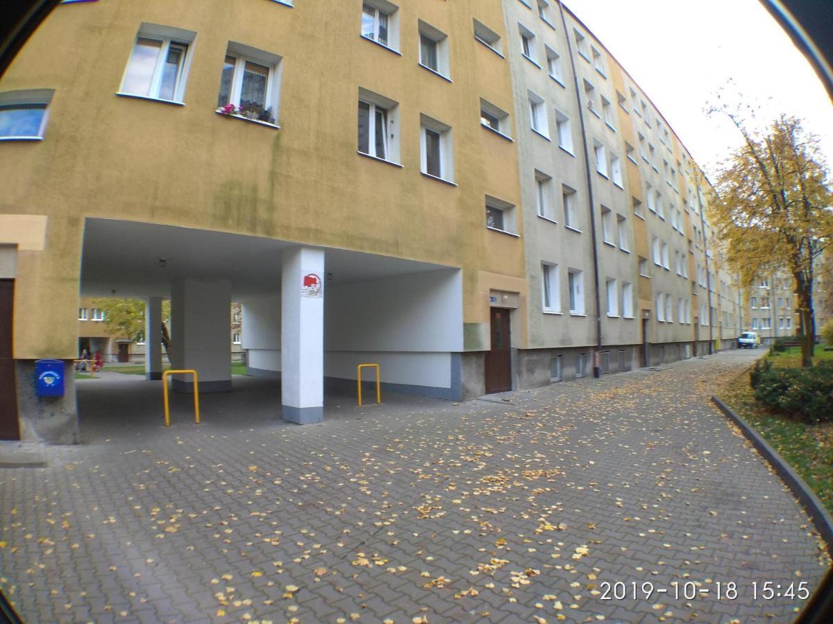 2120 Przyjazni 4 - Tanie - Samodzielne Zameldowanie - Self Check In Homestay Poznan
